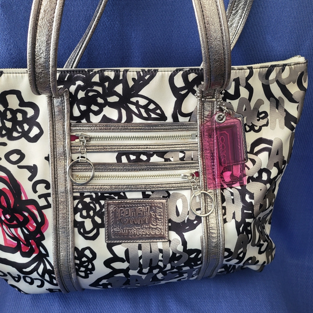 Coach Women's Graphic Tote Bag - Black and Cream - Picture 14 of 15